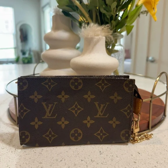 Louis Vuitton Authentic Vintage Monogram Pouch - Picture 8 of 9
